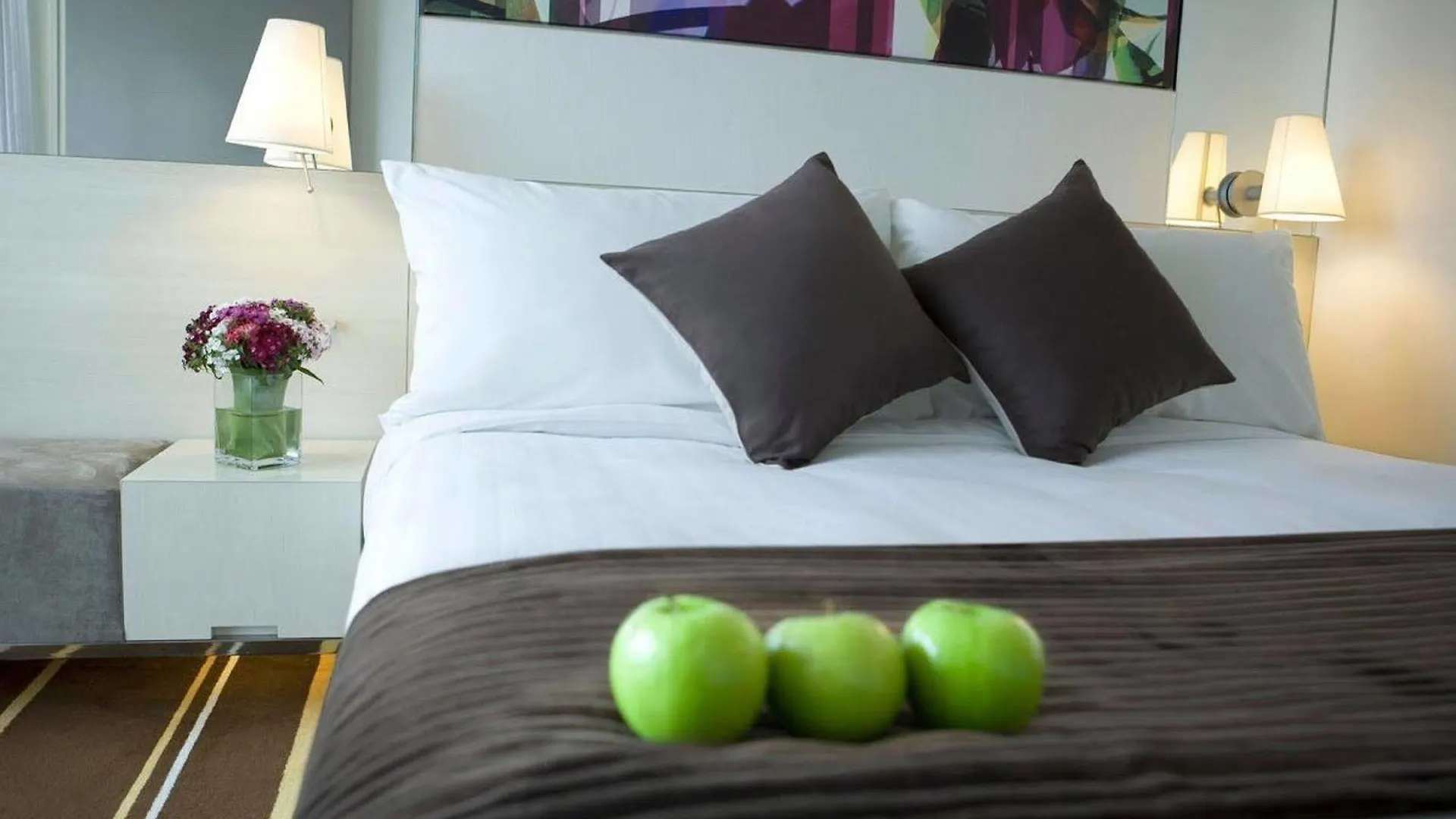 The Royal Pacific Hotel & Towers Hongkong 4*,  Chiny