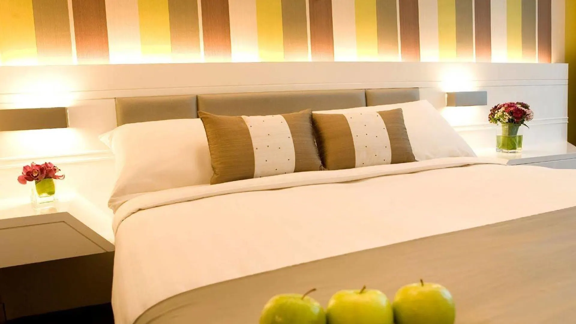 The Royal Pacific Hotel & Towers Hongkong