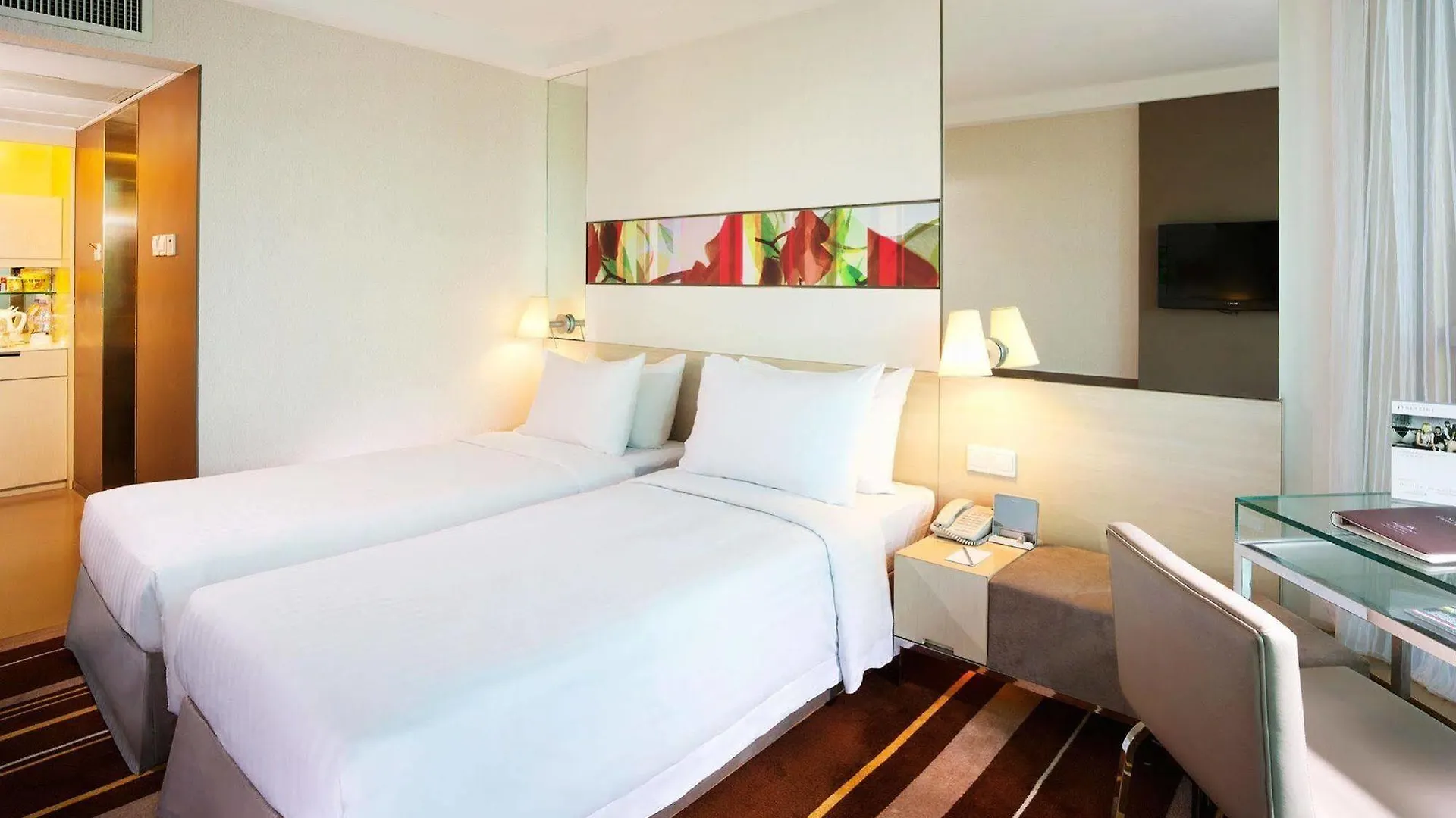 The Royal Pacific Hotel & Towers Hongkong Chiny